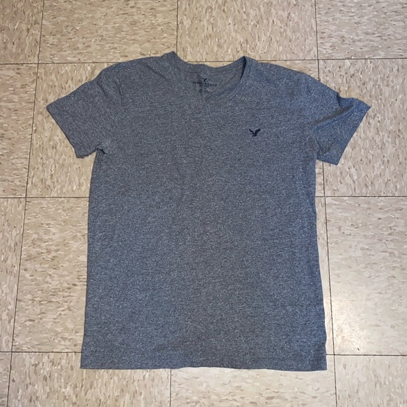 American Eagle Outfitters 🦅 Legend V-Neck T-Shirt in Heather Grey size Small - Picture 1 of 14